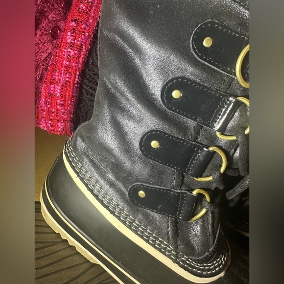 SOREL JOAN OF ARCTIC HOLIDAY SNOW BOOTS. GREAT FOR THE SNOW!!! YOU WILL LOVE - Picture 9 of 14